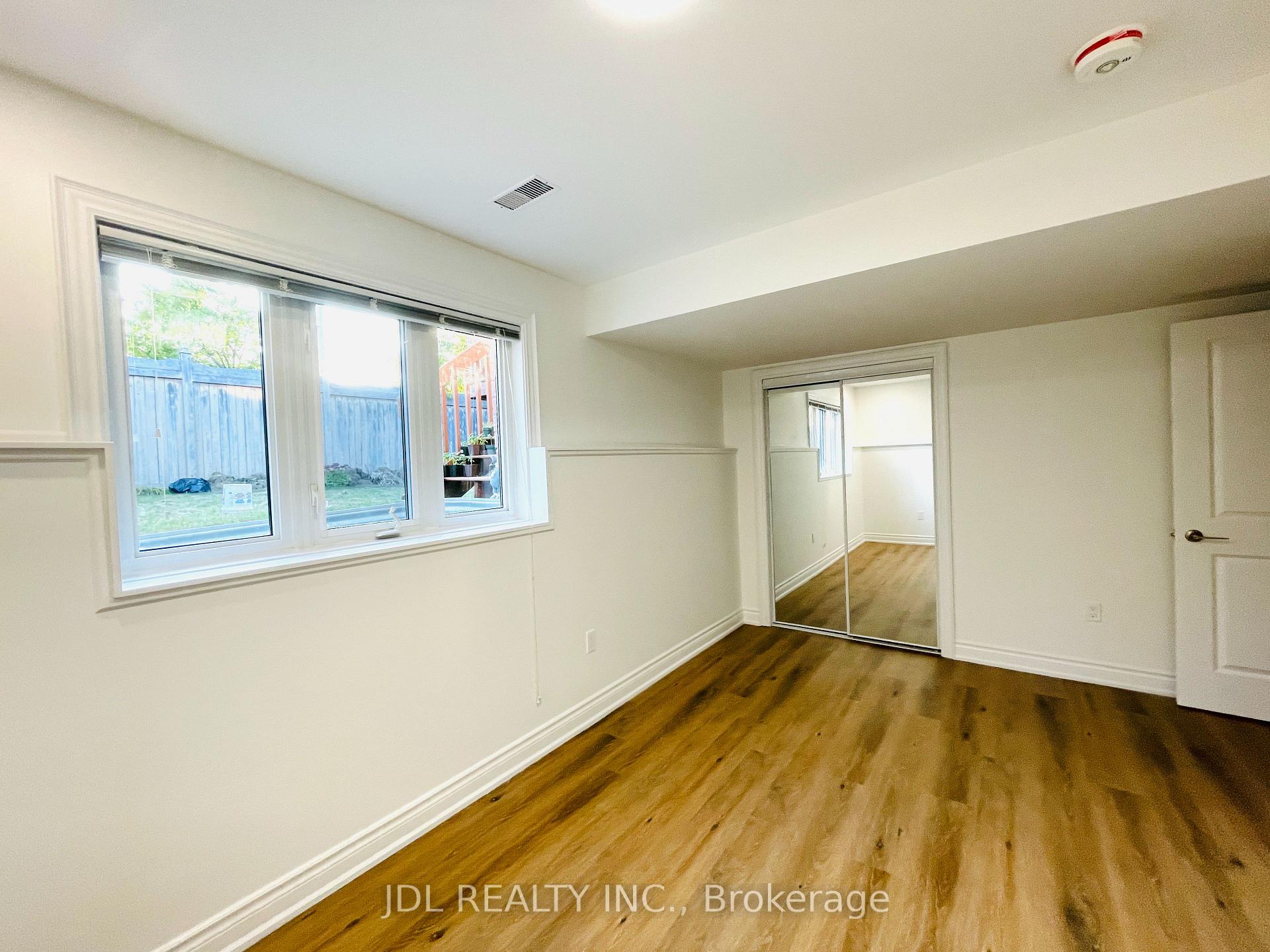 Photo 16 of Unit Unit 2, 8 Tascona Court, Barrie, Little Lake — HOMEH