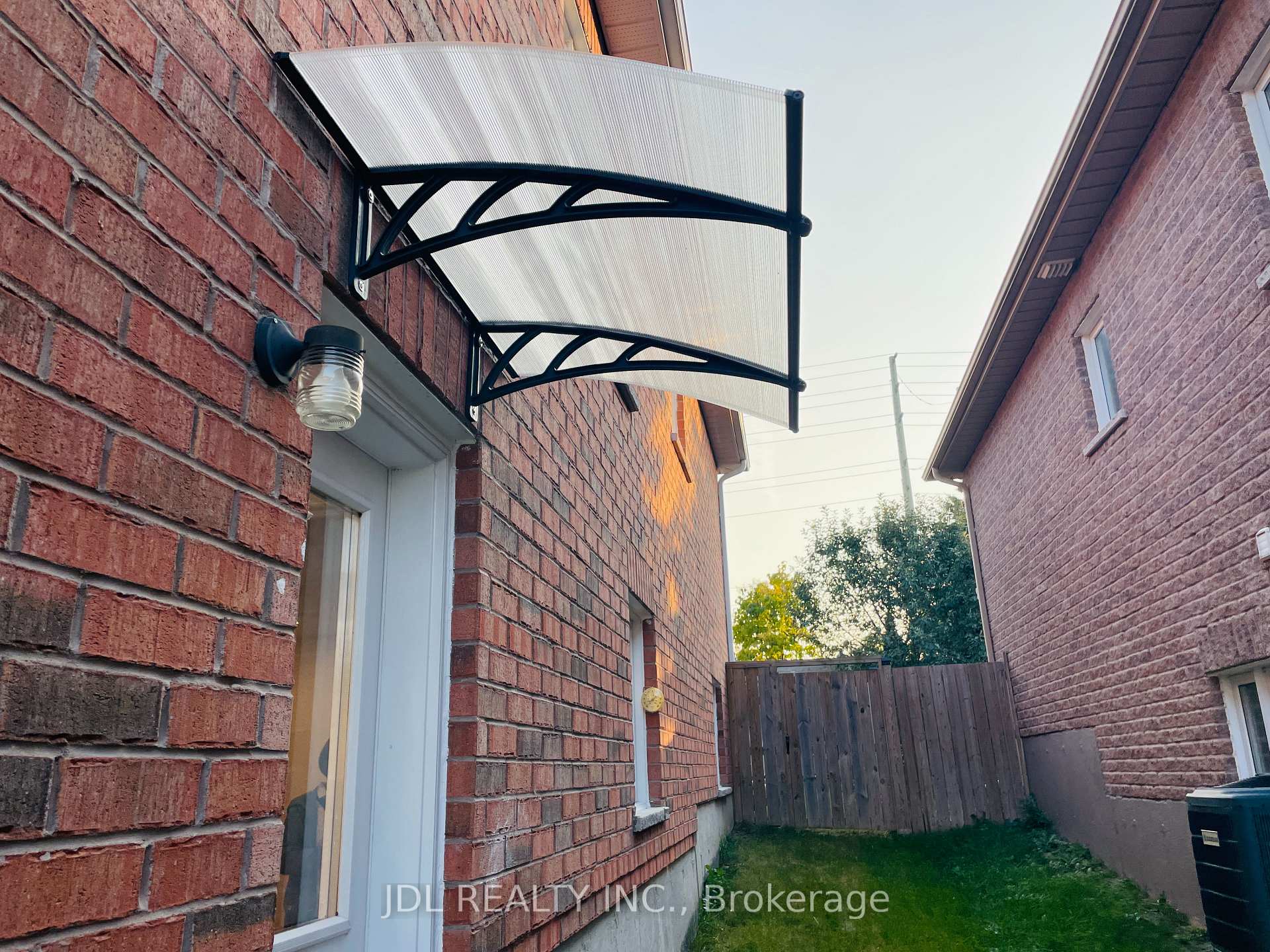 Photo 18 of Unit Unit 2, 8 Tascona Court, Barrie, Little Lake — HOMEH