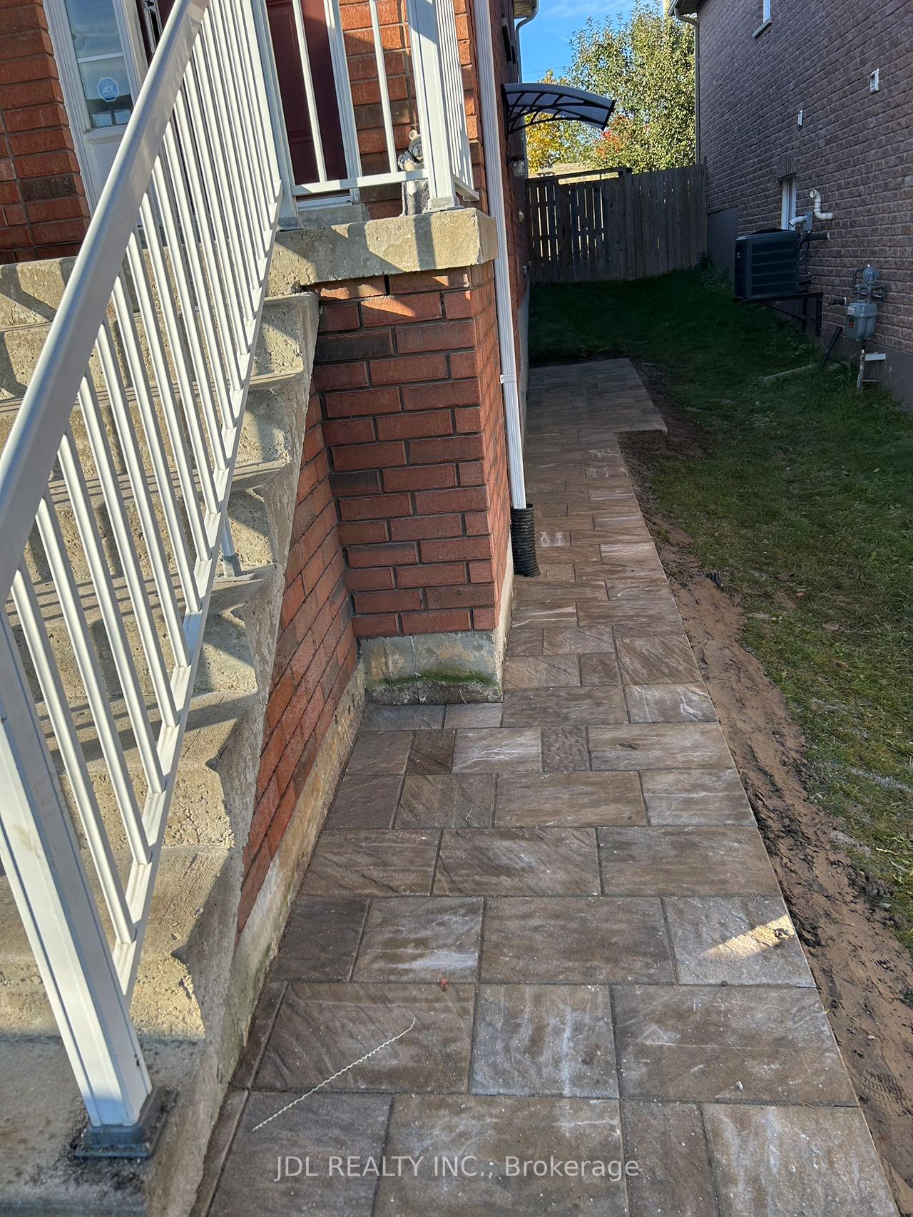 Photo 19 of Unit Unit 2, 8 Tascona Court, Barrie, Little Lake — HOMEH