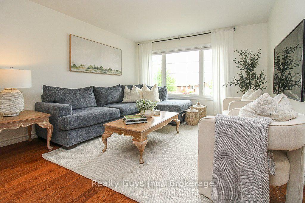 Photo 7 of 401 Bianco Crescent, Peterborough, Monaghan Ward 2 — HOMEH