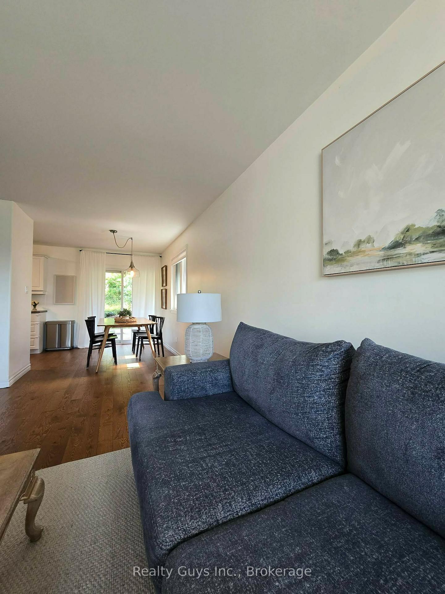Photo 8 of 401 Bianco Crescent, Peterborough, Monaghan Ward 2 — HOMEH