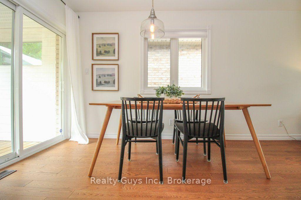 Photo 10 of 401 Bianco Crescent, Peterborough, Monaghan Ward 2 — HOMEH