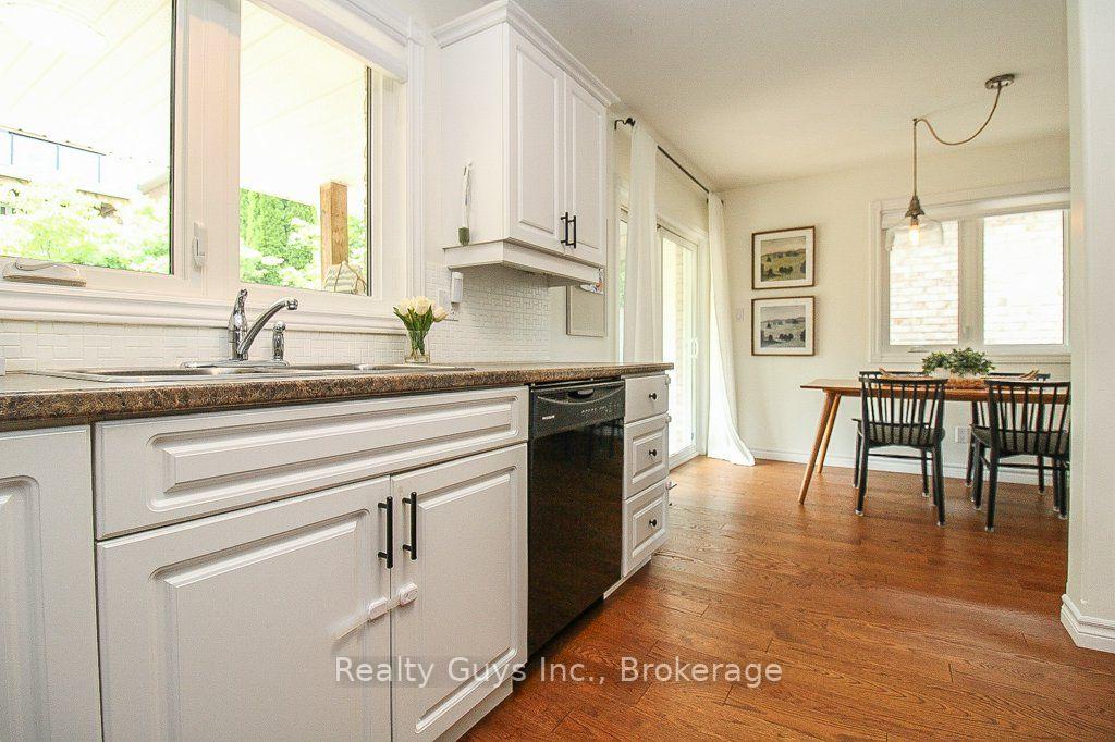 Photo 12 of 401 Bianco Crescent, Peterborough, Monaghan Ward 2 — HOMEH