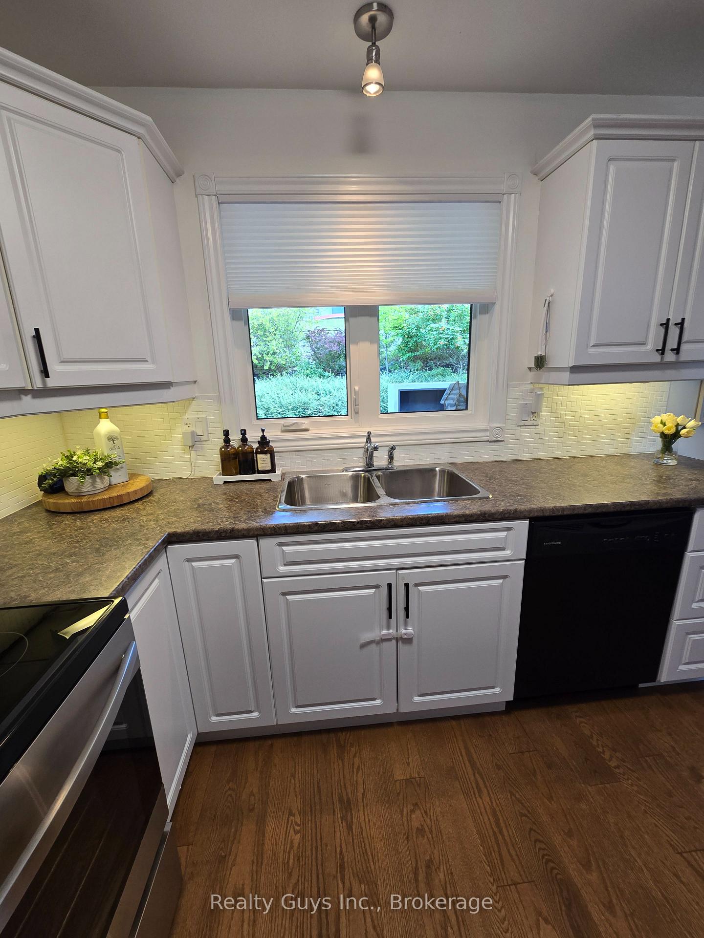 Photo 14 of 401 Bianco Crescent, Peterborough, Monaghan Ward 2 — HOMEH