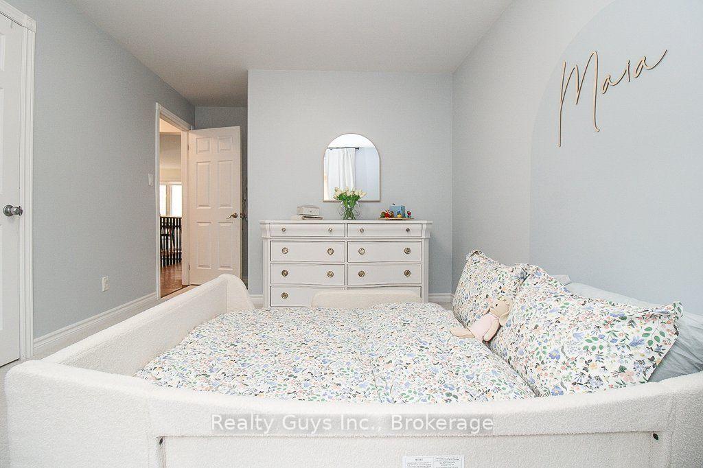 Photo 25 of 401 Bianco Crescent, Peterborough, Monaghan Ward 2 — HOMEH