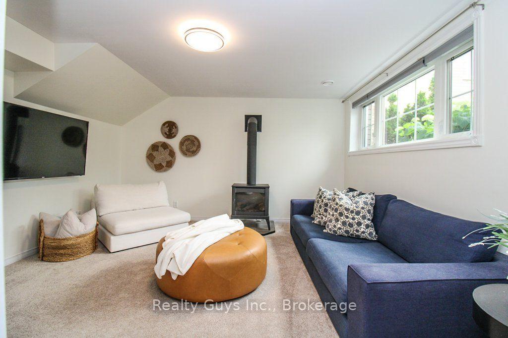 Photo 36 of 401 Bianco Crescent, Peterborough, Monaghan Ward 2 — HOMEH