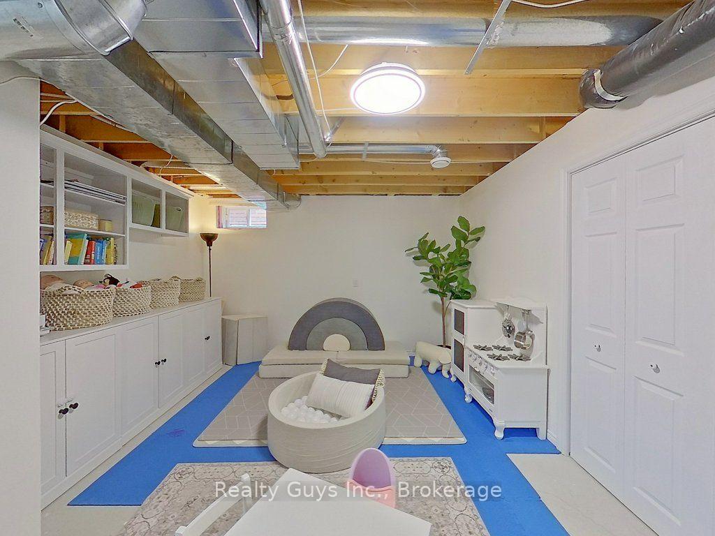 Photo 43 of 401 Bianco Crescent, Peterborough, Monaghan Ward 2 — HOMEH