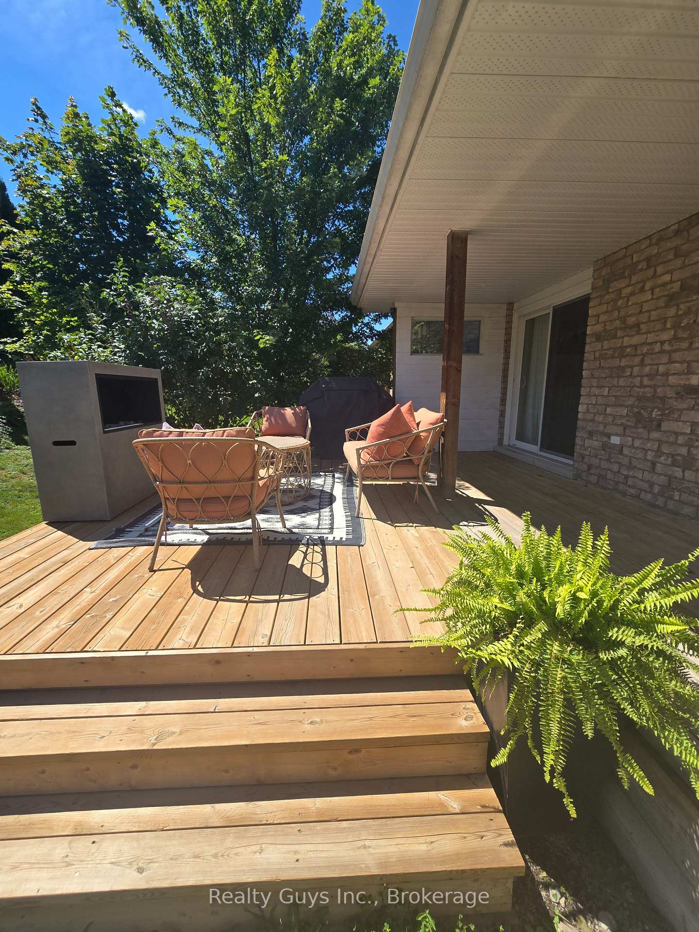 Photo 46 of 401 Bianco Crescent, Peterborough, Monaghan Ward 2 — HOMEH