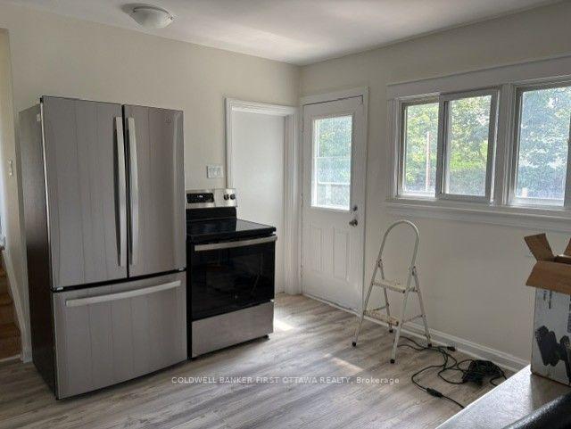 Photo 6 of 92 Lotta Avenue, Ottawa, Meadowlands/St. Claire Gardens — HOMEH