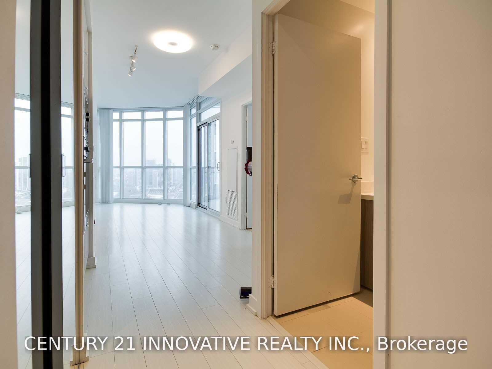 Photo 6 of Unit 3612, 21 Iceboat Terrace, Toronto, Waterfront Communities — HOMEH