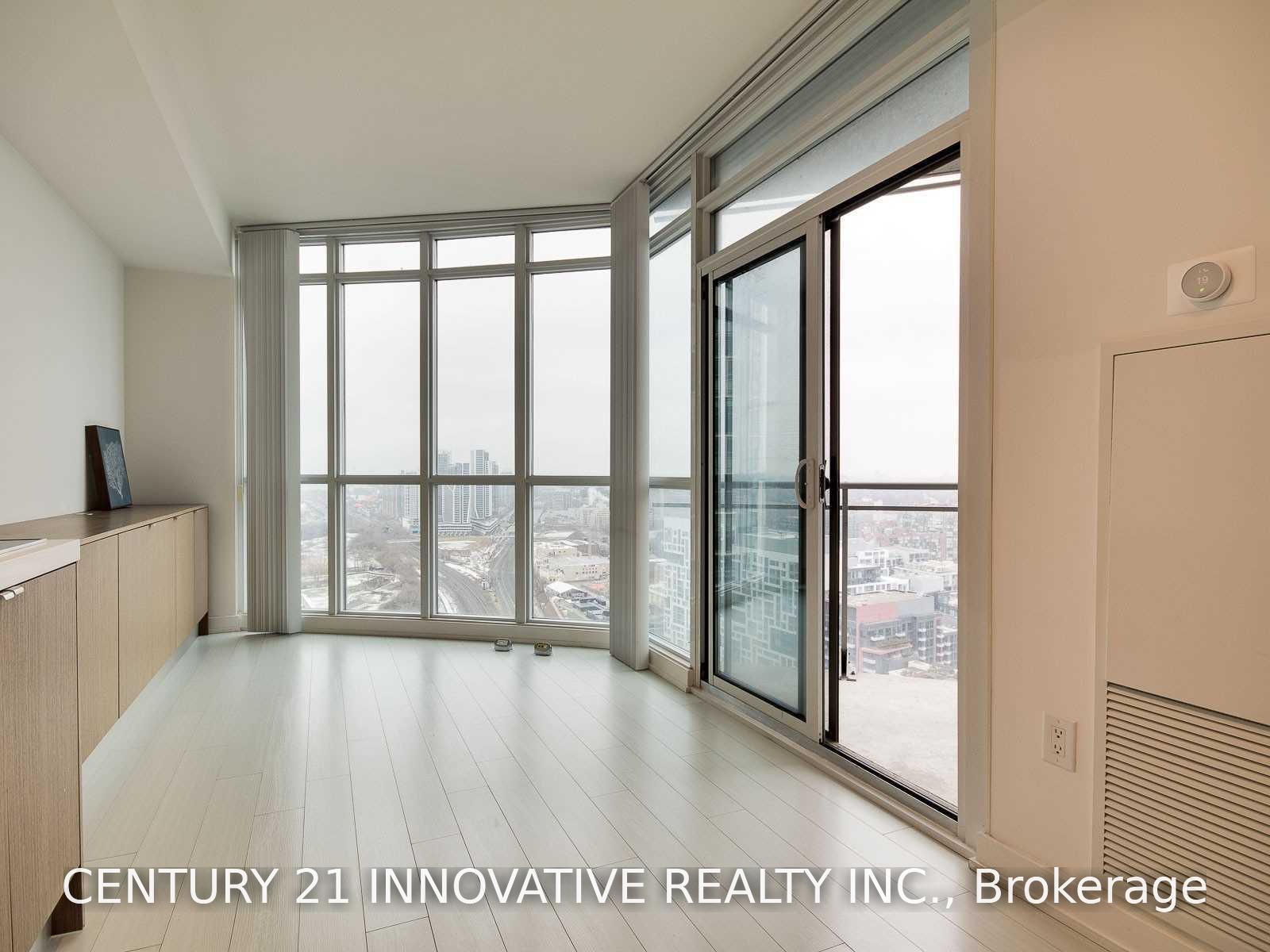 Photo 10 of Unit 3612, 21 Iceboat Terrace, Toronto, Waterfront Communities — HOMEH