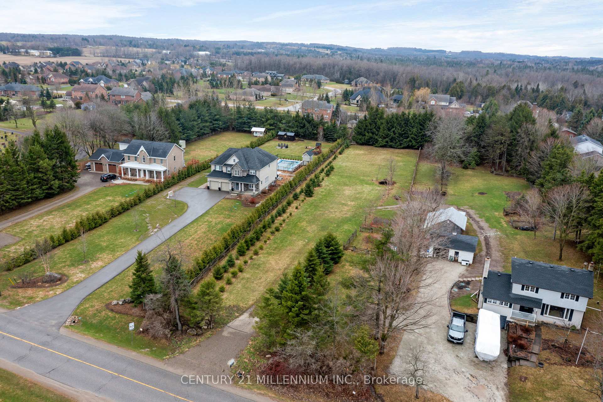 Photo 4 of 5358 Ninth Line, Erin — HOMEH