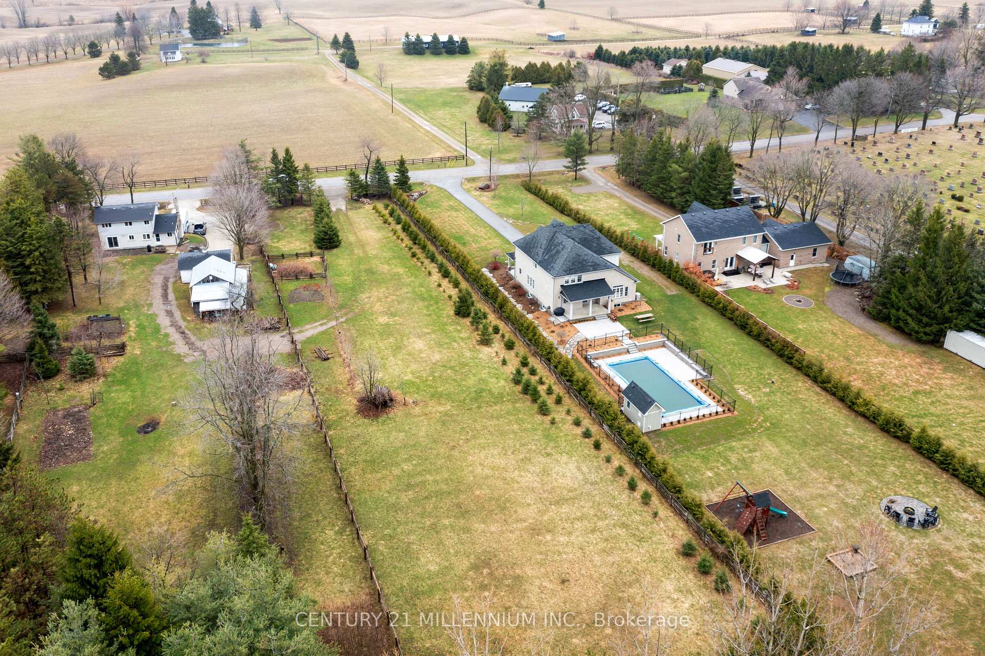 Photo 6 of 5358 Ninth Line, Erin — HOMEH