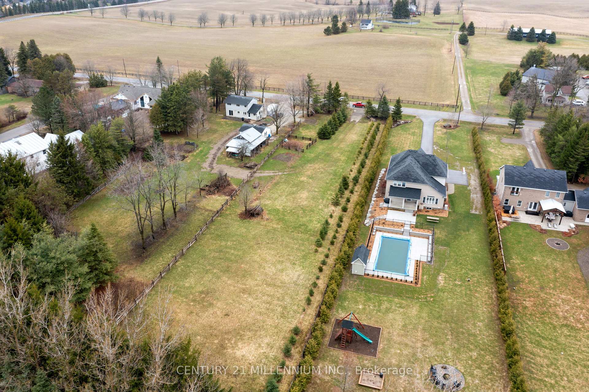 Photo 7 of 5358 Ninth Line, Erin — HOMEH