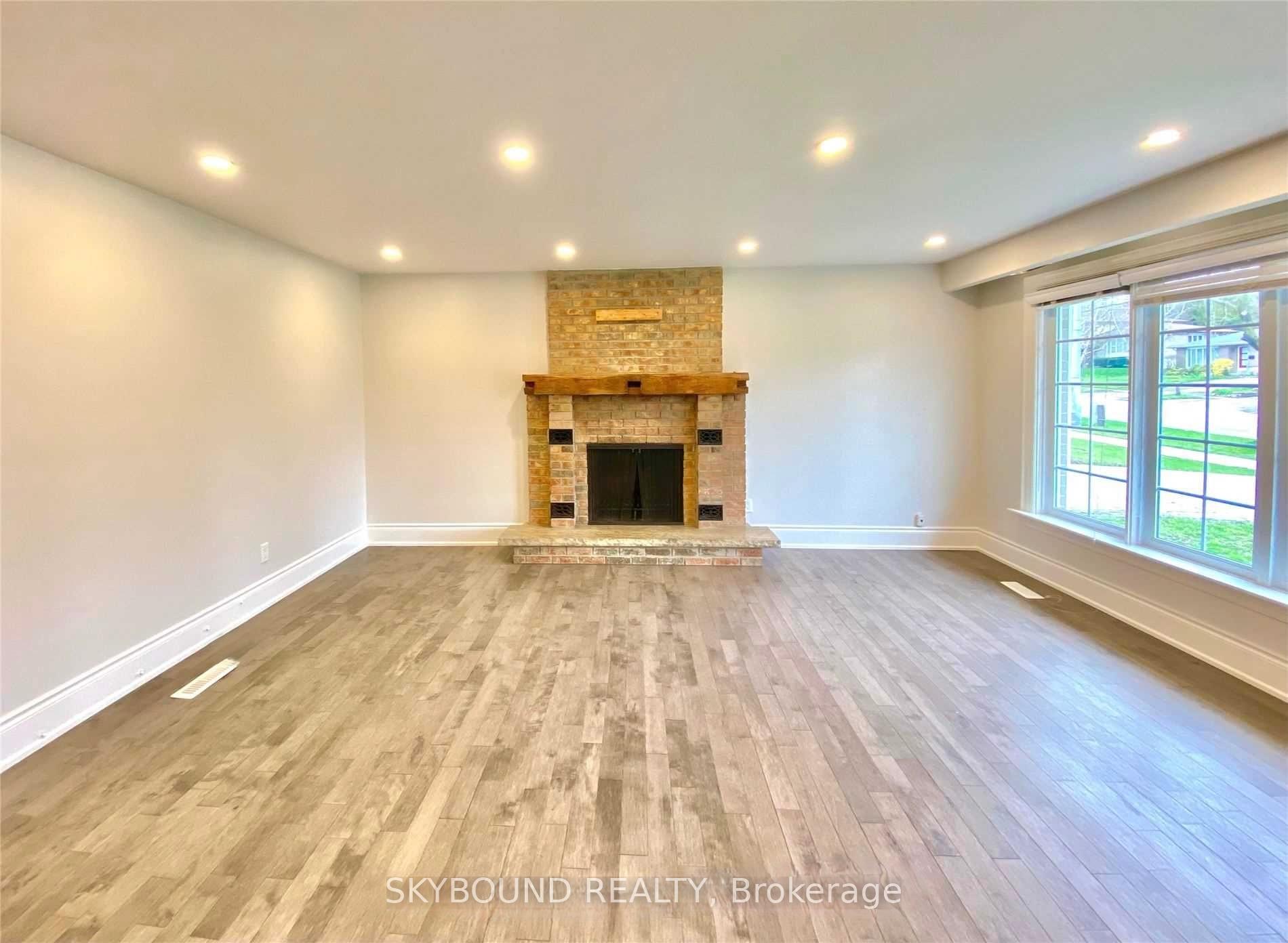 Photo 3 of 165 Orchard Heights Boulevard, Aurora, Aurora Heights — HOMEH
