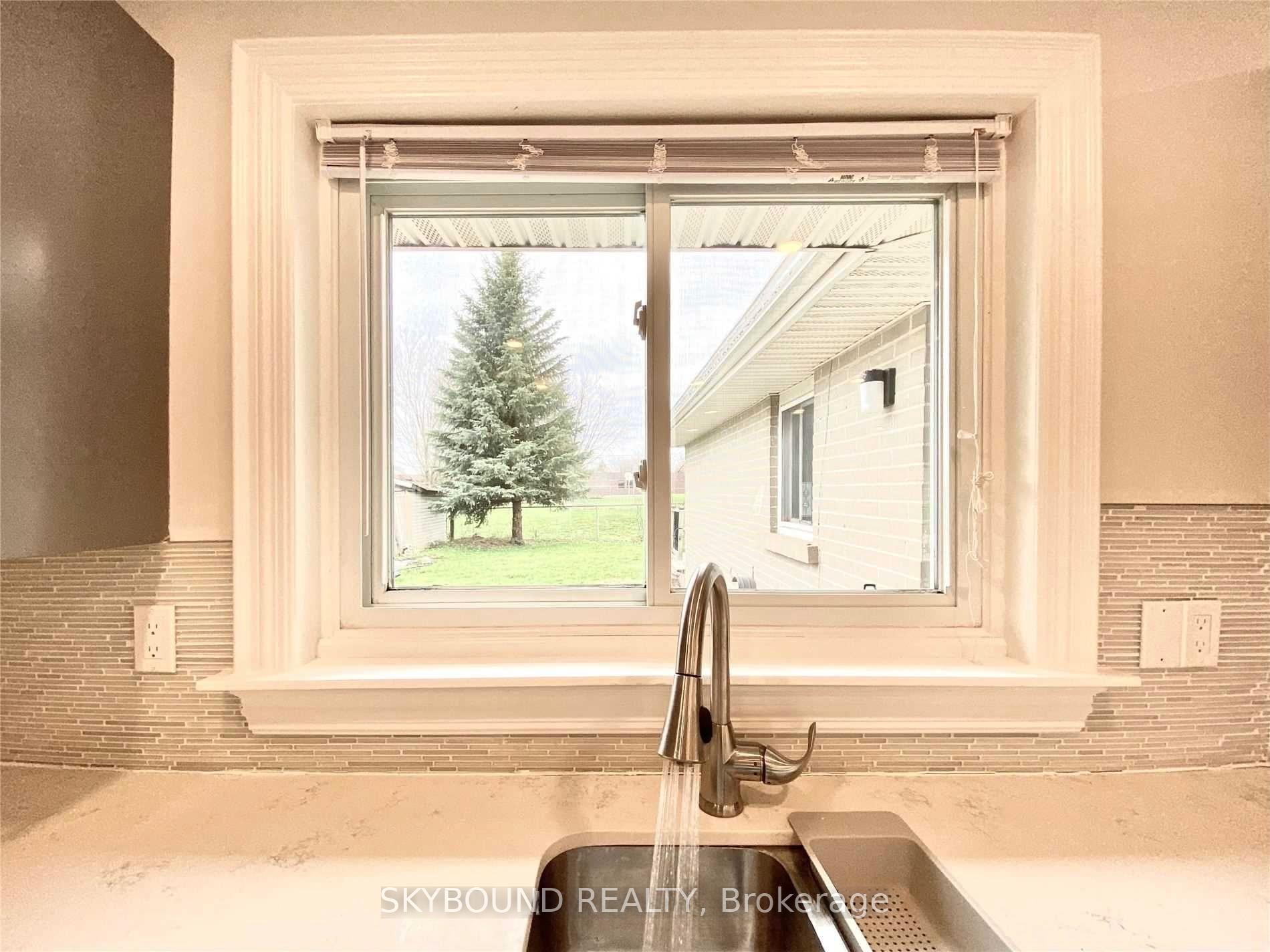 Photo 9 of 165 Orchard Heights Boulevard, Aurora, Aurora Heights — HOMEH
