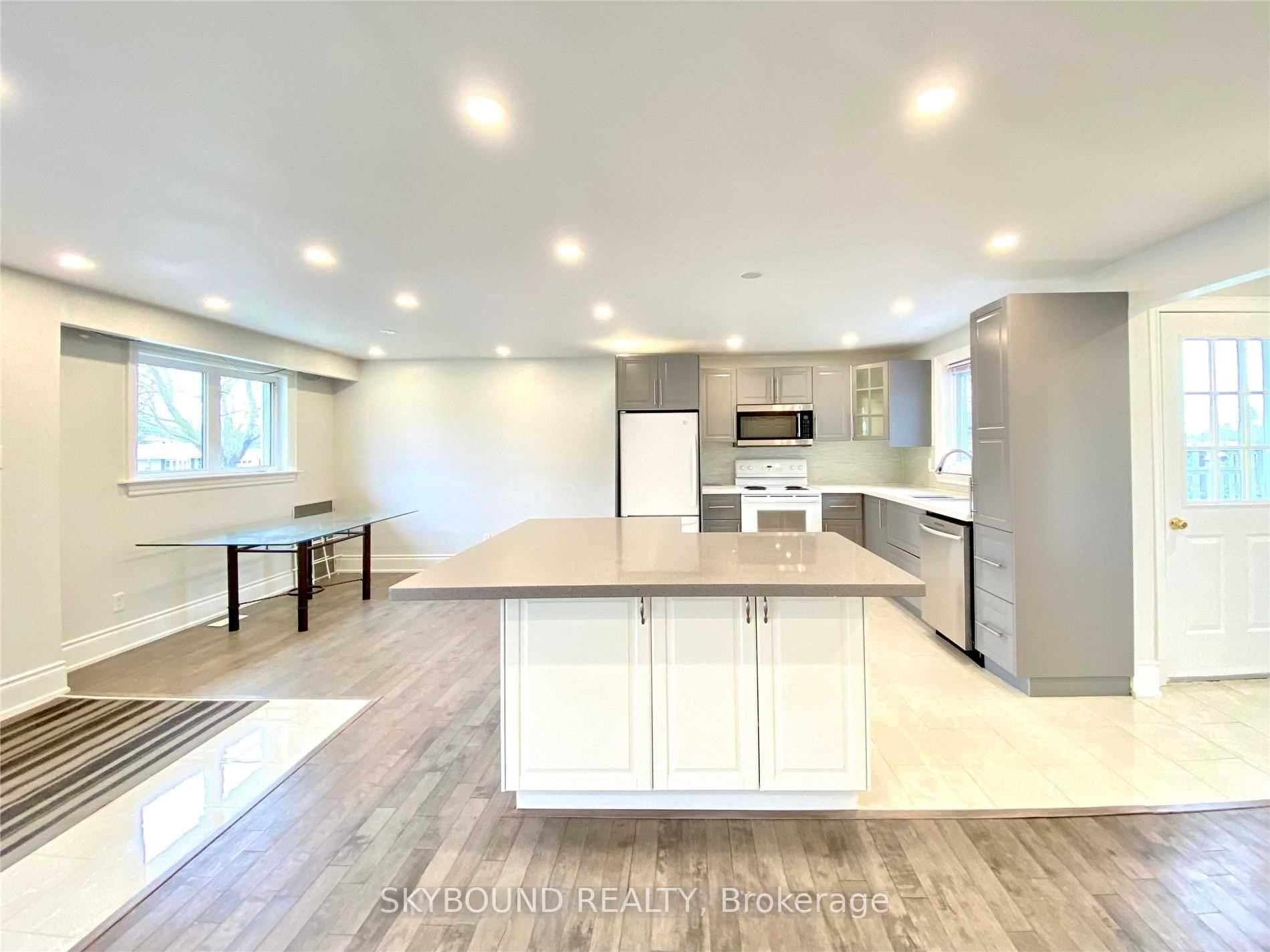 Photo 12 of 165 Orchard Heights Boulevard, Aurora, Aurora Heights — HOMEH