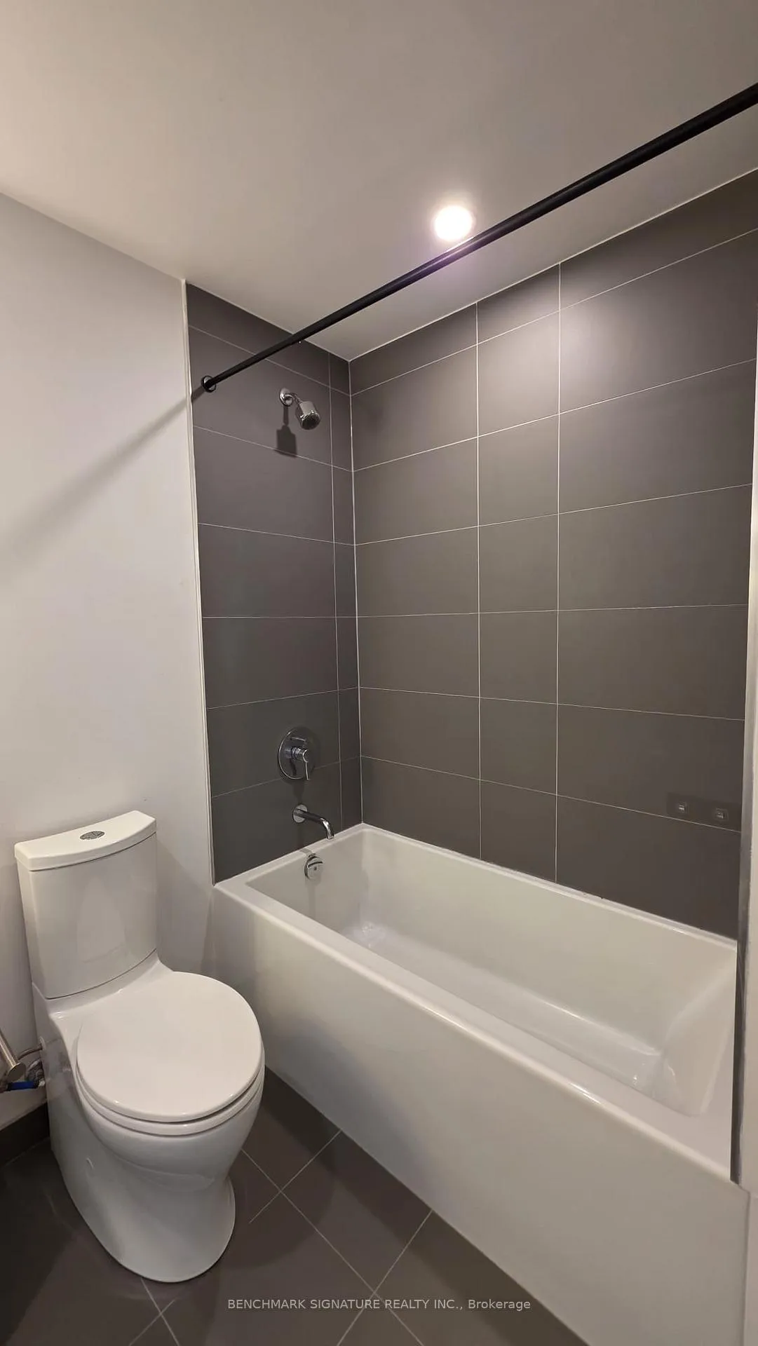 Photo 10 of Unit 1505, 33 Helendale Avenue, Toronto, Yonge-Eglinton — HOMEH