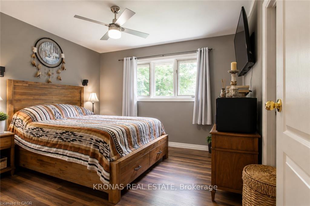 Photo 12 of 119 Seneca Drive, Hamilton, Ancaster — HOMEH