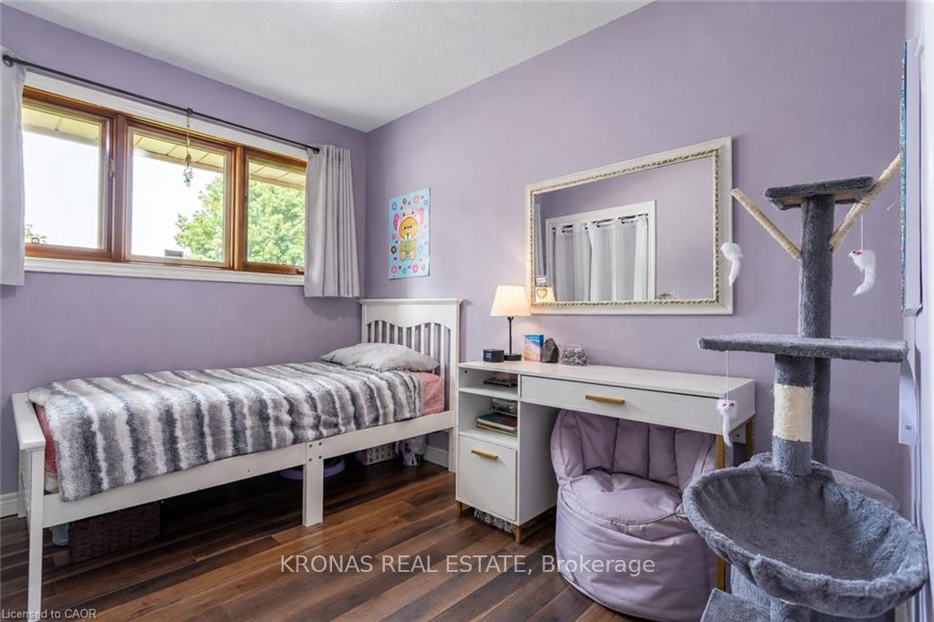 Photo 13 of 119 Seneca Drive, Hamilton, Ancaster — HOMEH