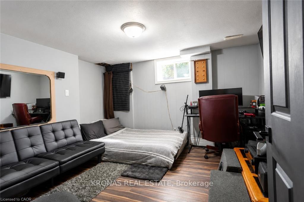 Photo 16 of 119 Seneca Drive, Hamilton, Ancaster — HOMEH
