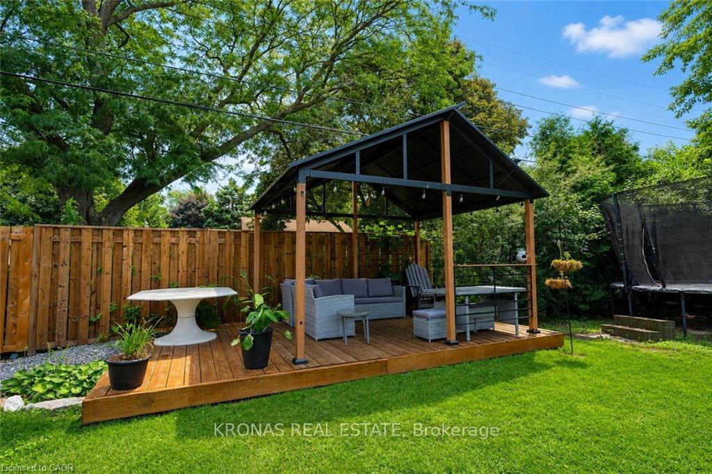 Photo 17 of 119 Seneca Drive, Hamilton, Ancaster — HOMEH