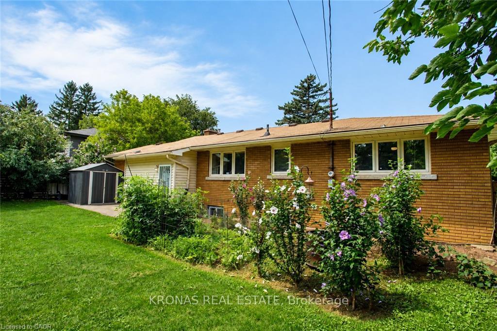 Photo 19 of 119 Seneca Drive, Hamilton, Ancaster — HOMEH