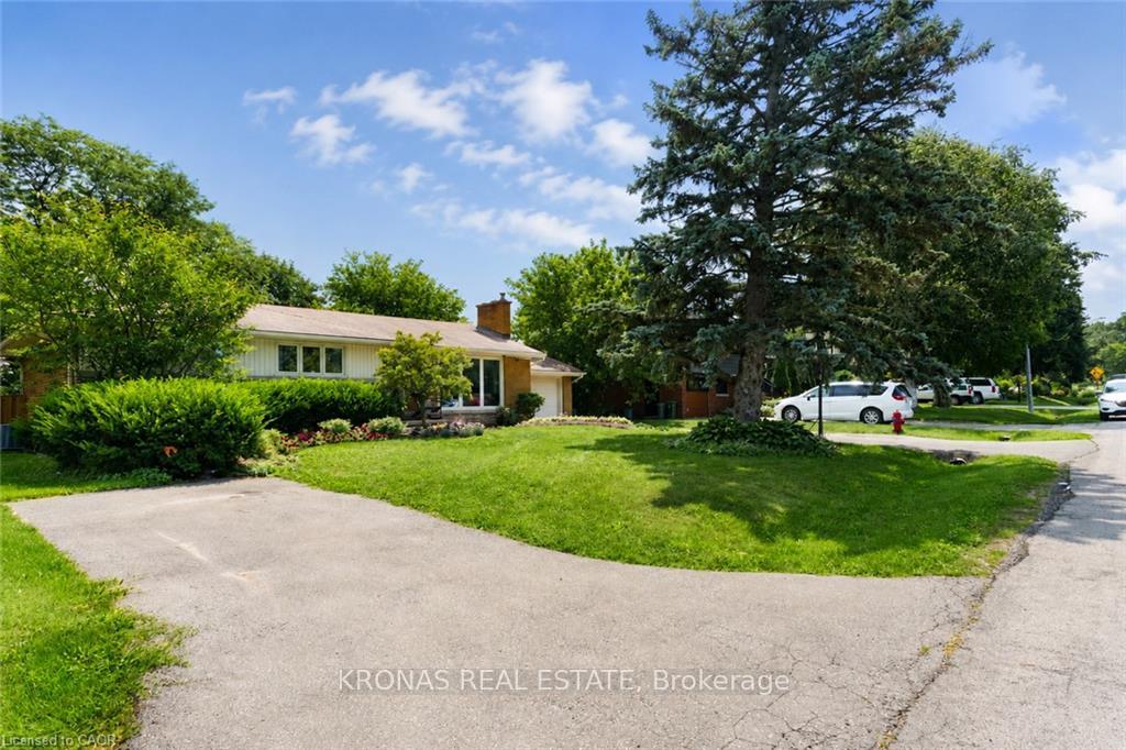 Photo 20 of 119 Seneca Drive, Hamilton, Ancaster — HOMEH