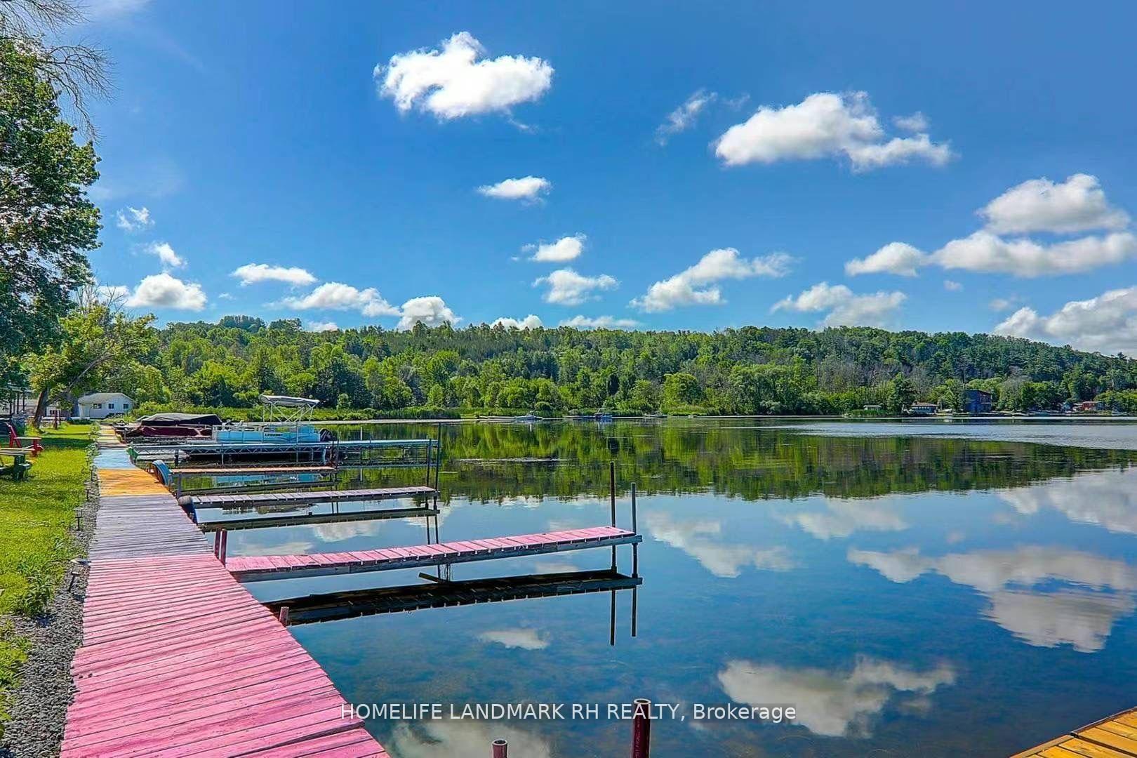 Photo of Unit #18, 523 Island View Road