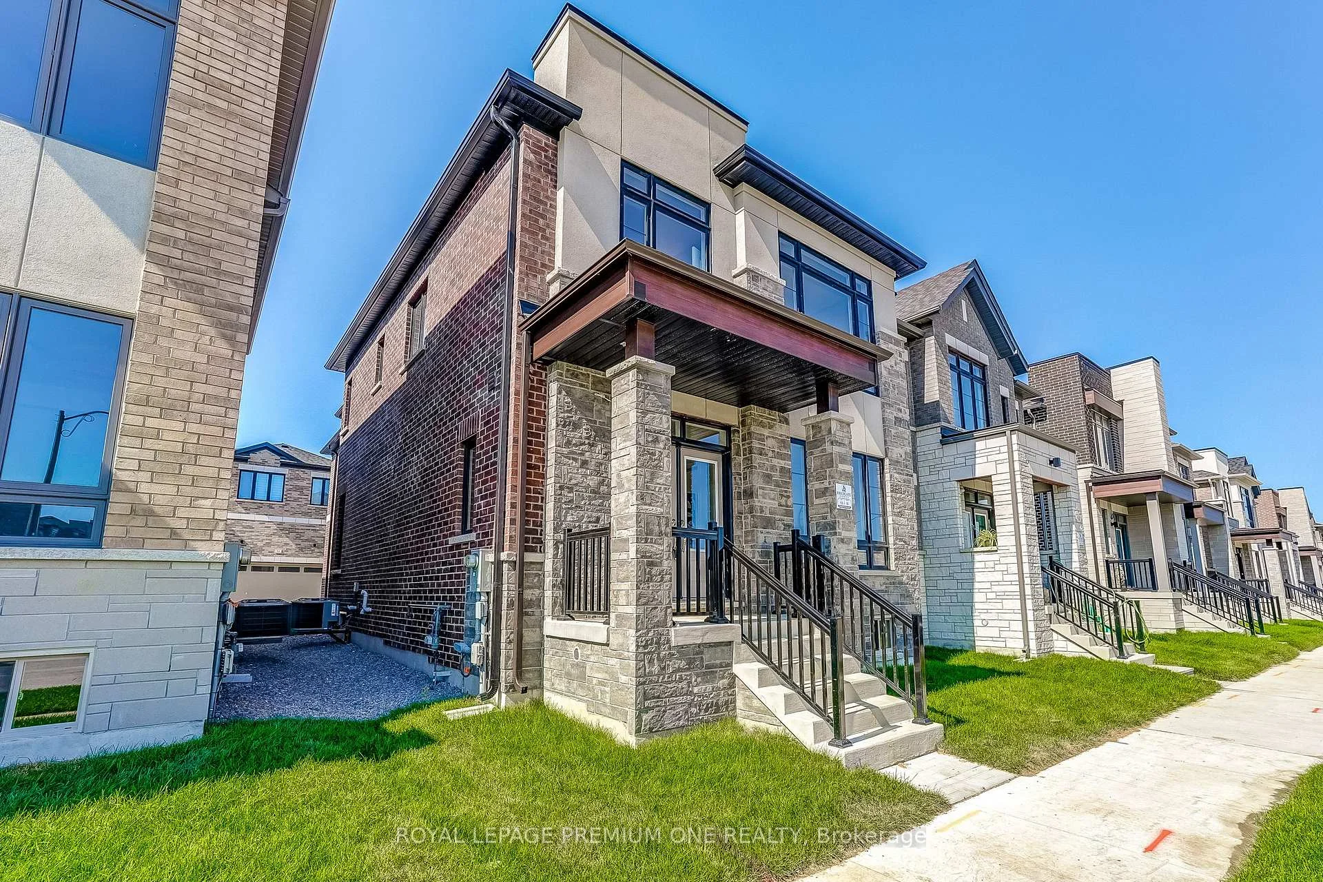 Photo 3 of 56 Raymond Schell Avenue, Markham, Victoria Manor-Jennings Gate — HOMEH