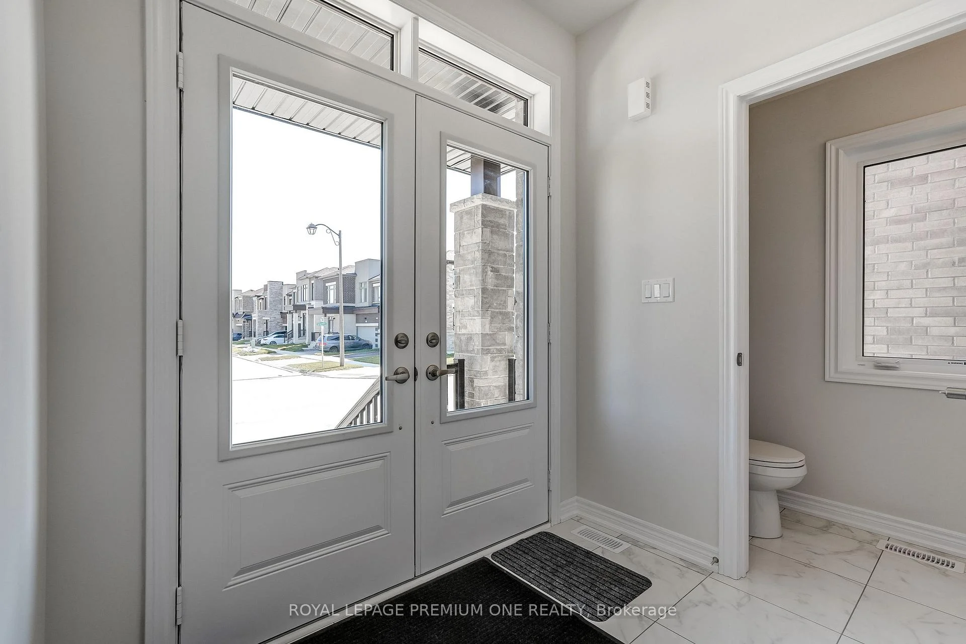 Photo 4 of 56 Raymond Schell Avenue, Markham, Victoria Manor-Jennings Gate — HOMEH