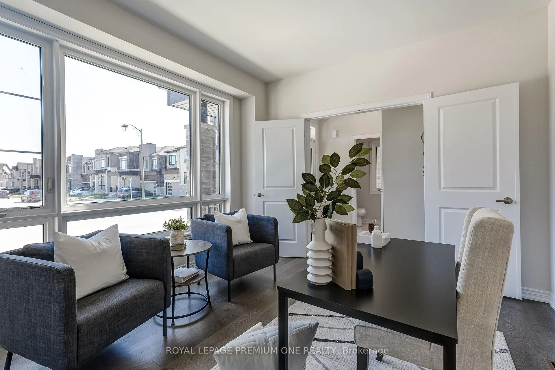 Photo 8 of 56 Raymond Schell Avenue, Markham, Victoria Manor-Jennings Gate — HOMEH