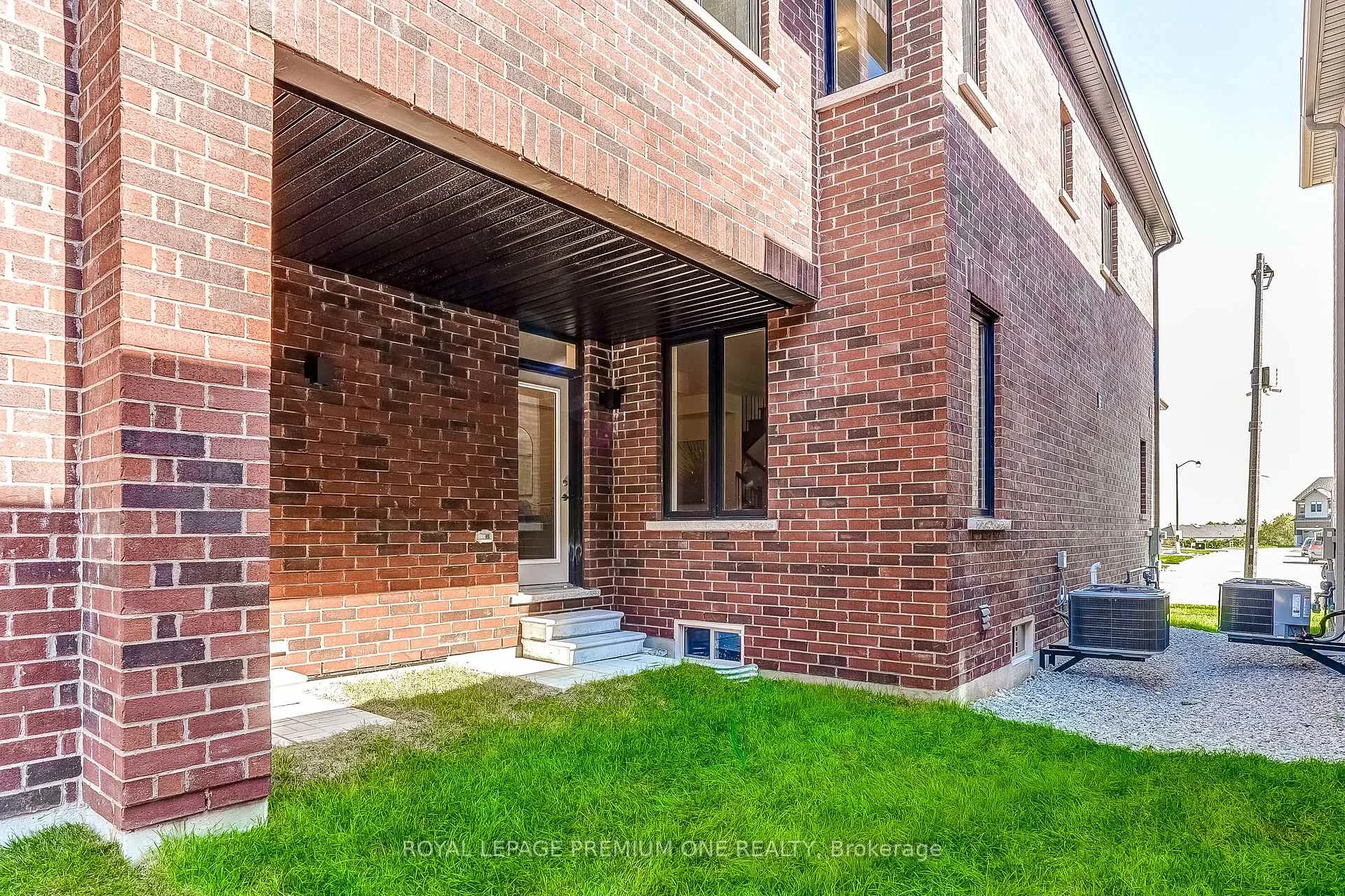 Photo 44 of 56 Raymond Schell Avenue, Markham, Victoria Manor-Jennings Gate — HOMEH
