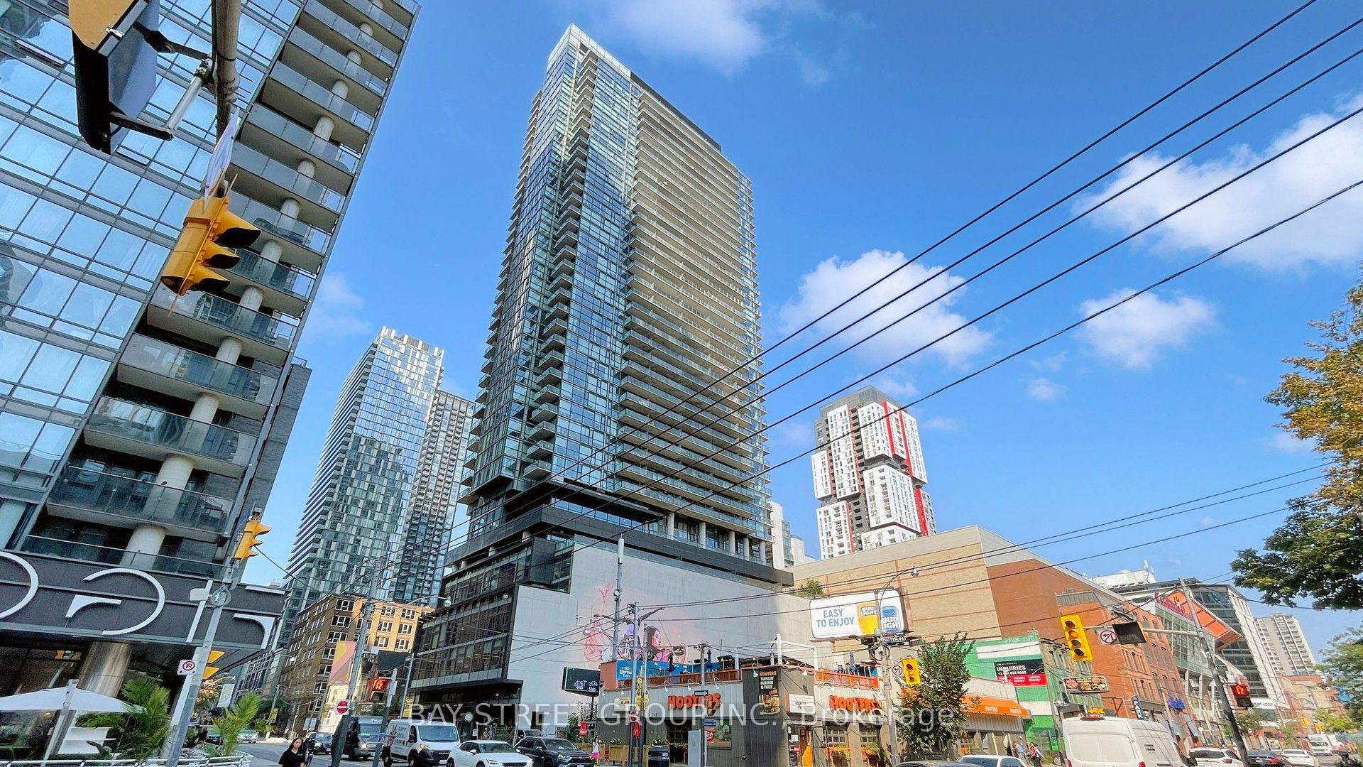 Front of Unit 1804, 290 Adelaide Street W