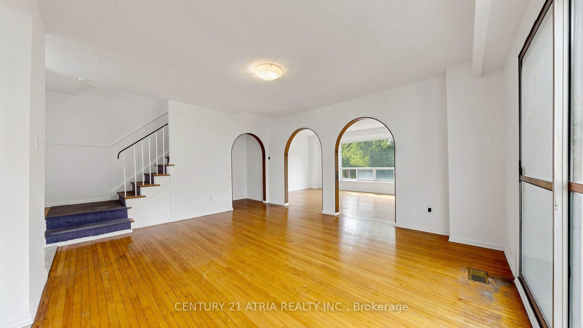 Photo 6 of 3441 Oakglade Crescent, Mississauga, Erindale — HOMEH