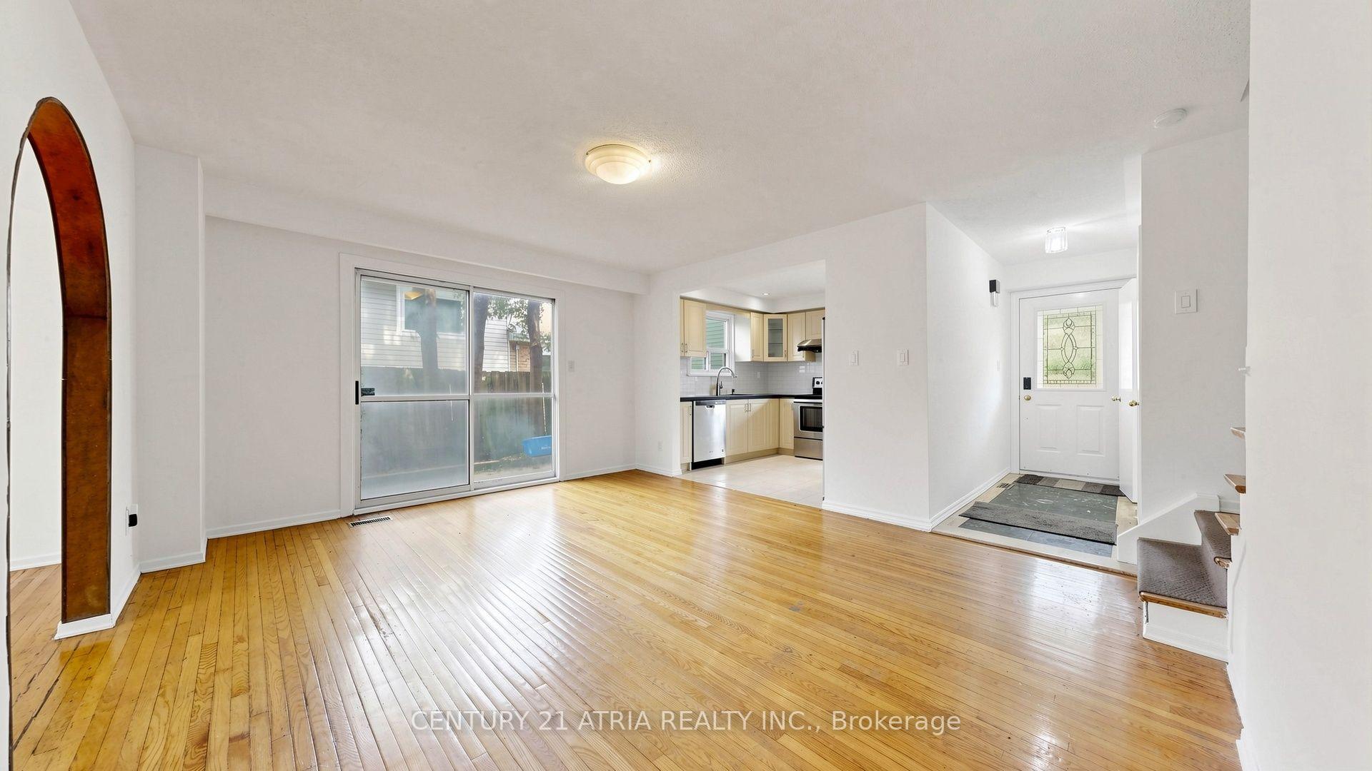 Photo 8 of 3441 Oakglade Crescent, Mississauga, Erindale — HOMEH