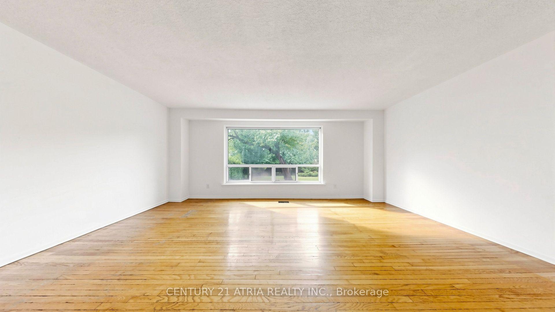 Photo 9 of 3441 Oakglade Crescent, Mississauga, Erindale — HOMEH