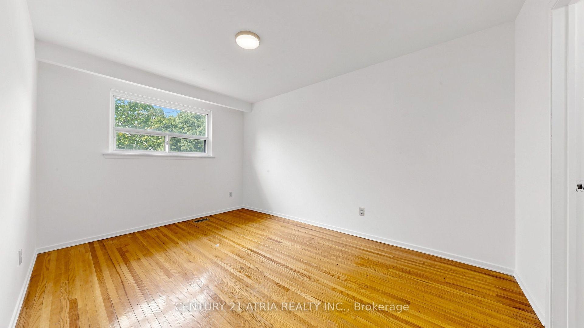 Photo 17 of 3441 Oakglade Crescent, Mississauga, Erindale — HOMEH
