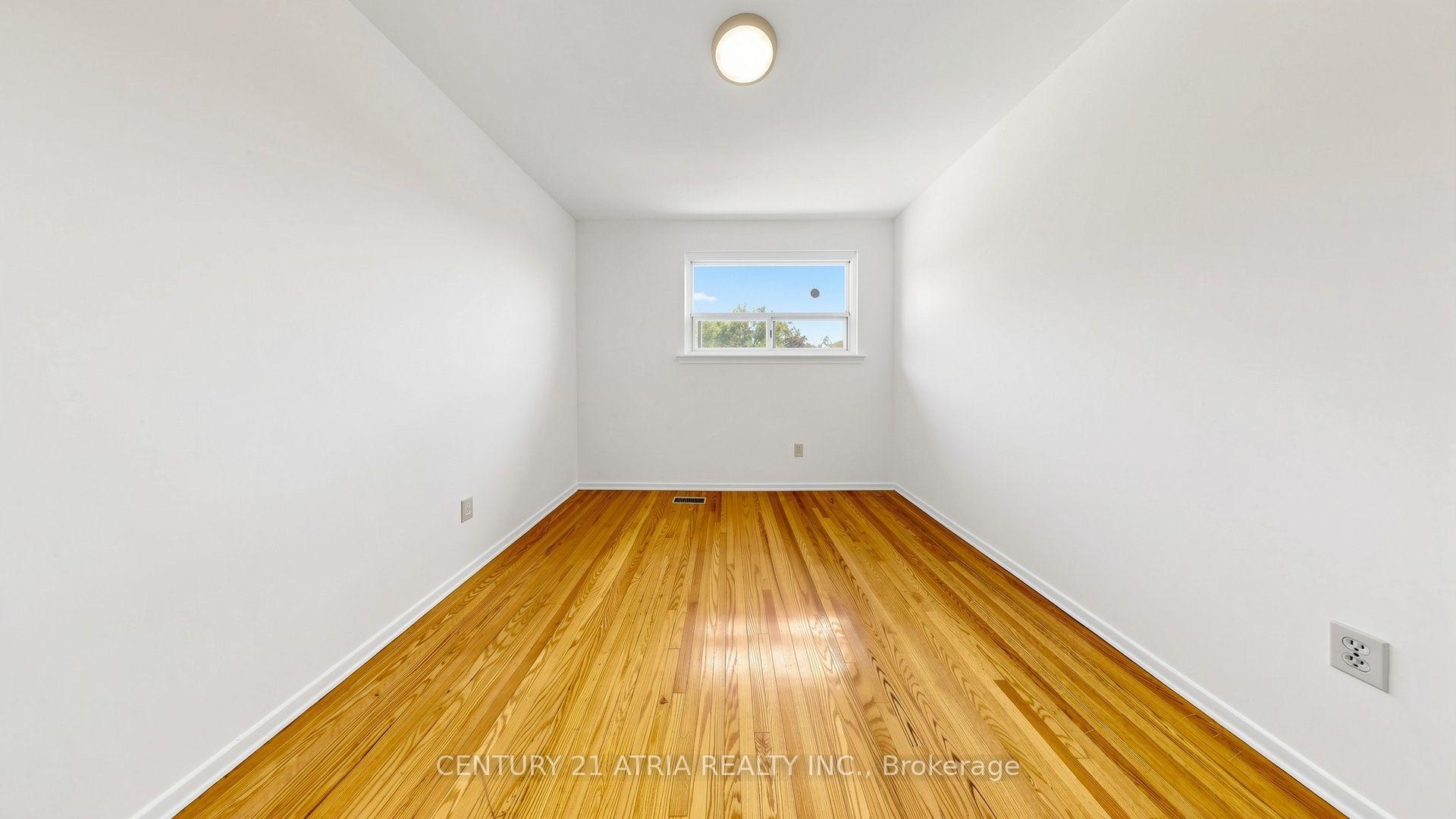 Photo 25 of 3441 Oakglade Crescent, Mississauga, Erindale — HOMEH