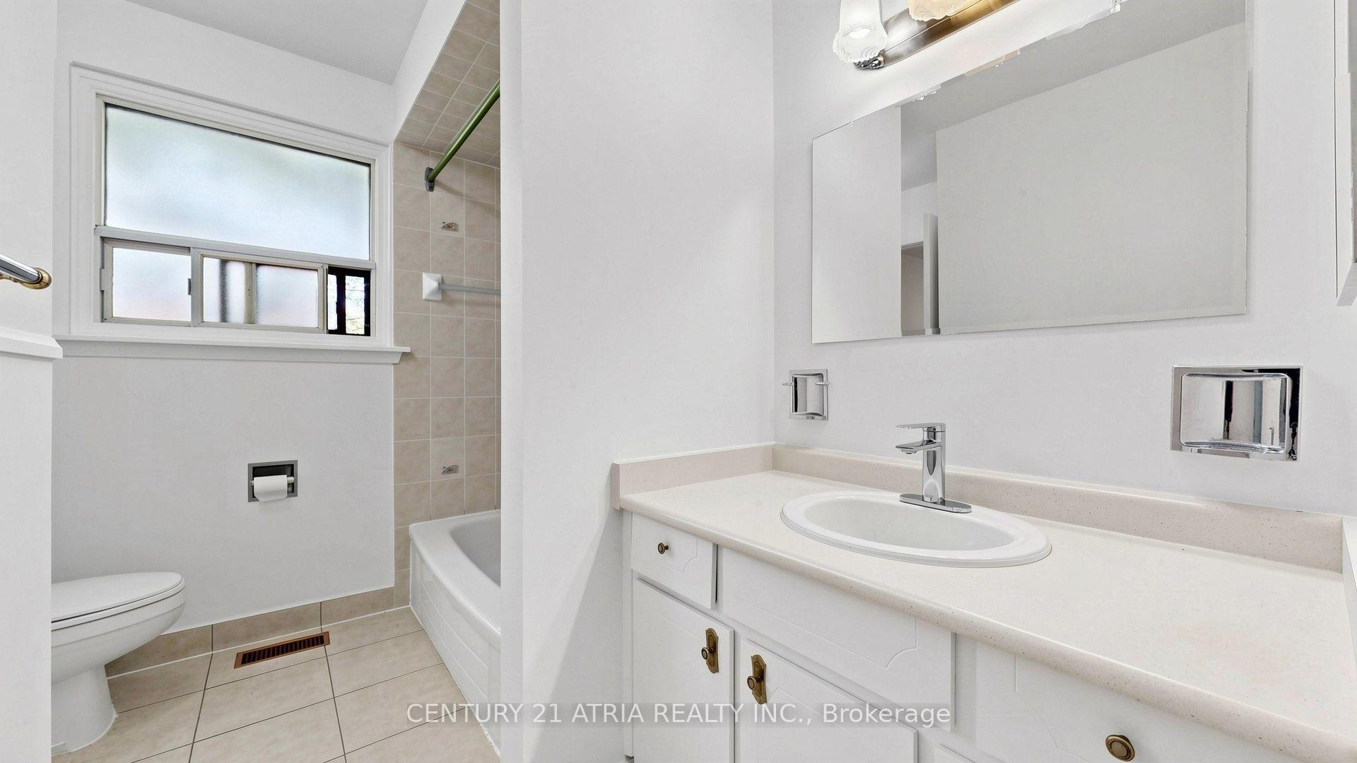 Photo 26 of 3441 Oakglade Crescent, Mississauga, Erindale — HOMEH
