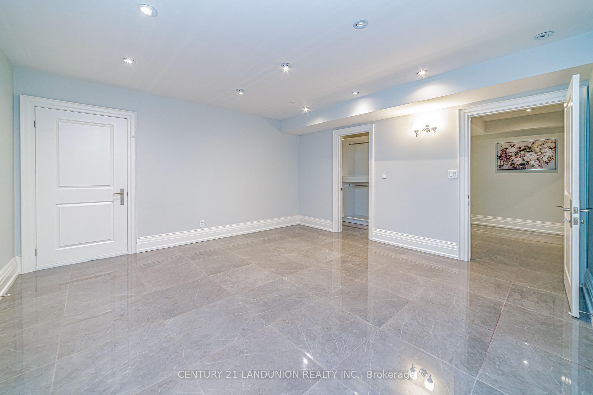 Photo 7 of 41 Hi Mount (bsmt) Drive, North York, Bayview Village — HOMEH