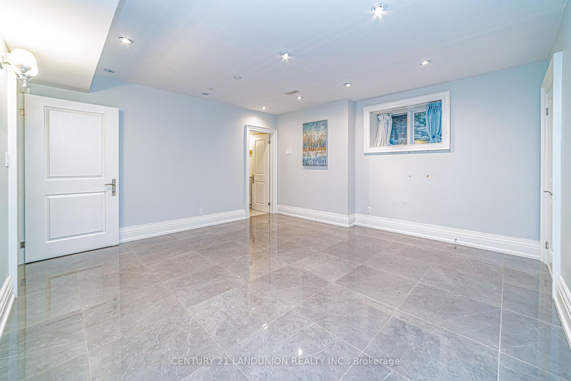 Photo 9 of 41 Hi Mount (bsmt) Drive, North York, Bayview Village — HOMEH