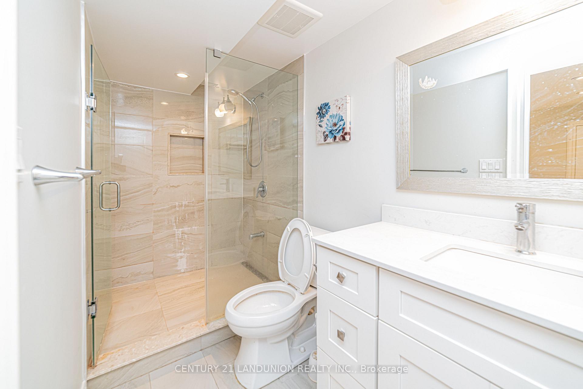 Photo 12 of 41 Hi Mount (bsmt) Drive, North York, Bayview Village — HOMEH