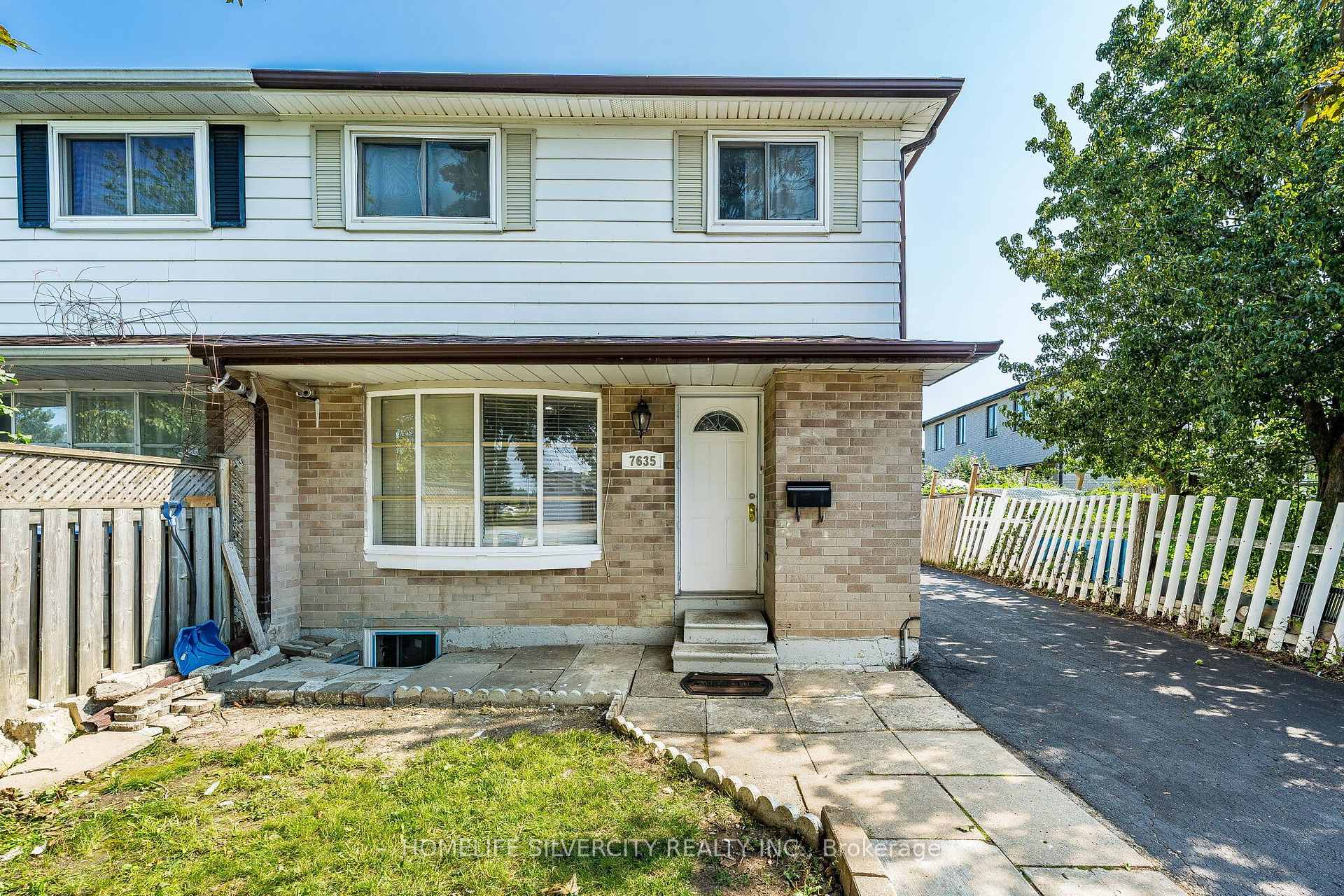 Photo 4 of 7635 Anaka Drive, Mississauga, Malton — HOMEH