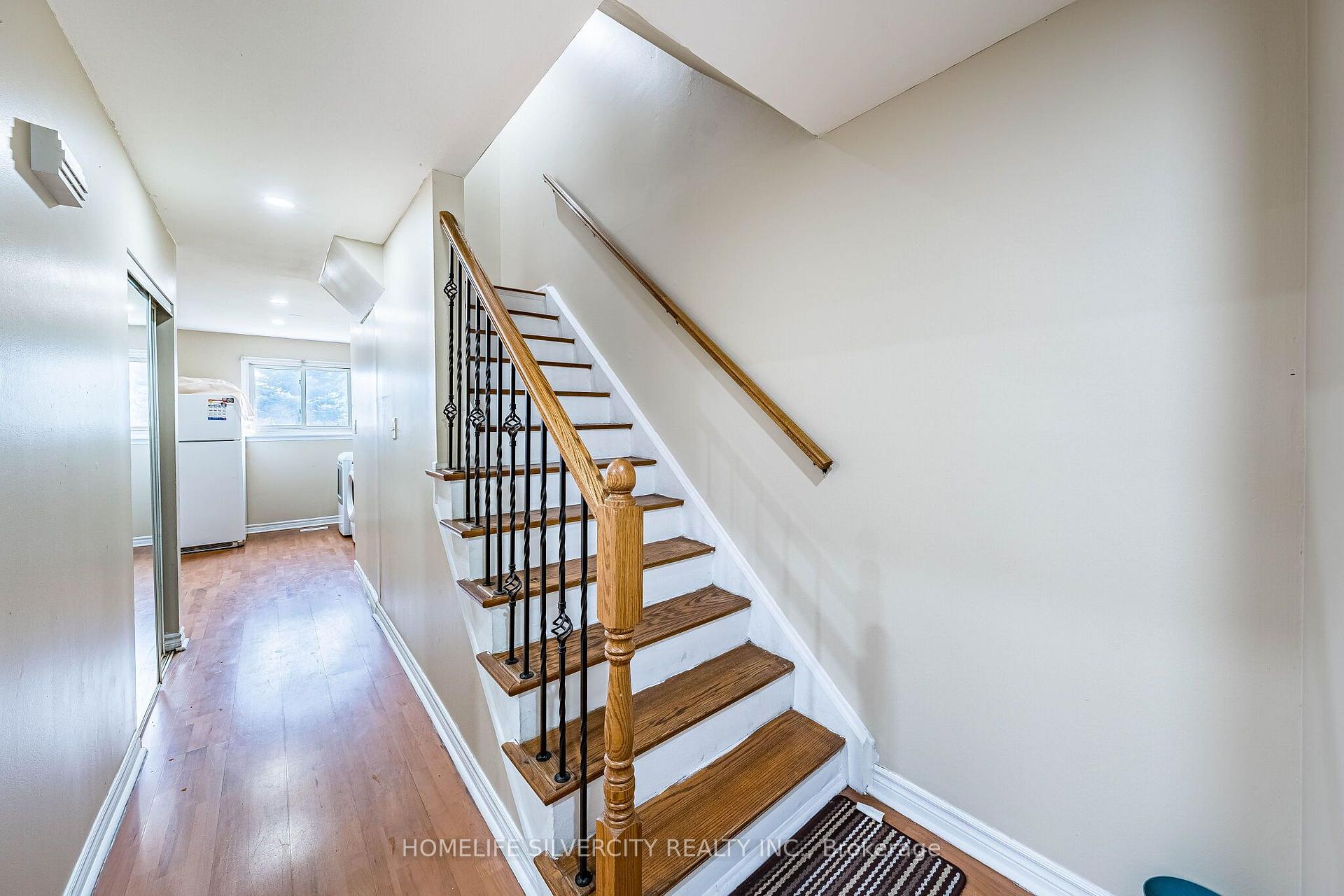 Photo 7 of 7635 Anaka Drive, Mississauga, Malton — HOMEH