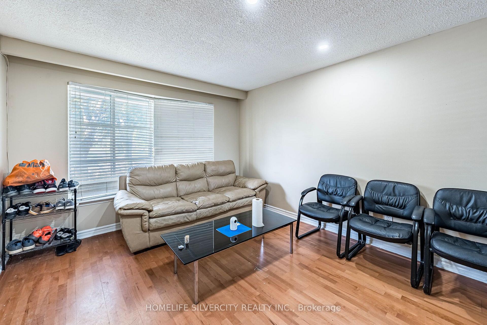 Photo 10 of 7635 Anaka Drive, Mississauga, Malton — HOMEH