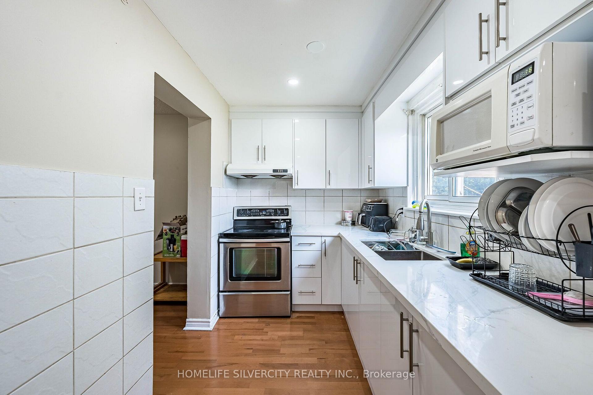 Photo 18 of 7635 Anaka Drive, Mississauga, Malton — HOMEH