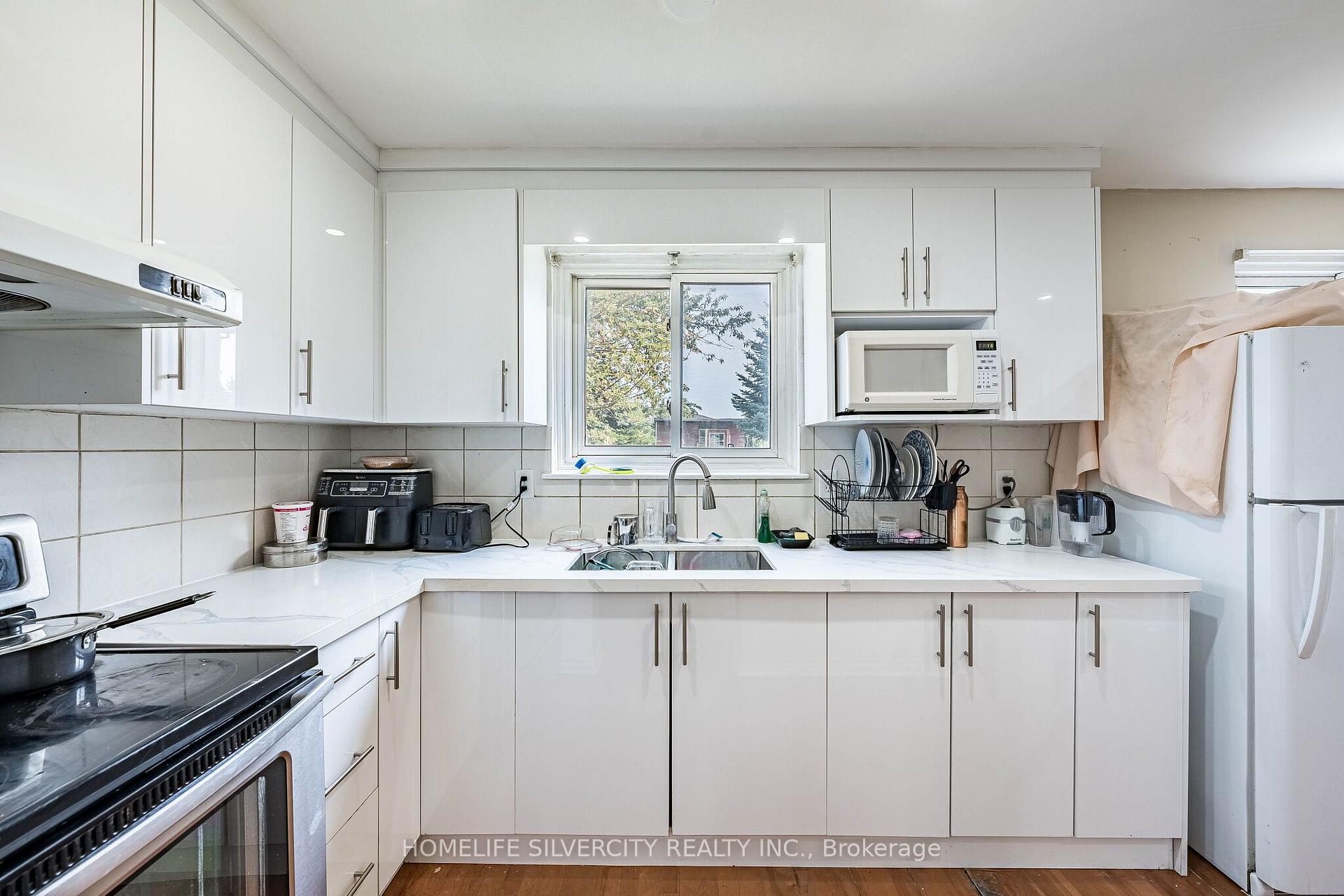 Photo 19 of 7635 Anaka Drive, Mississauga, Malton — HOMEH