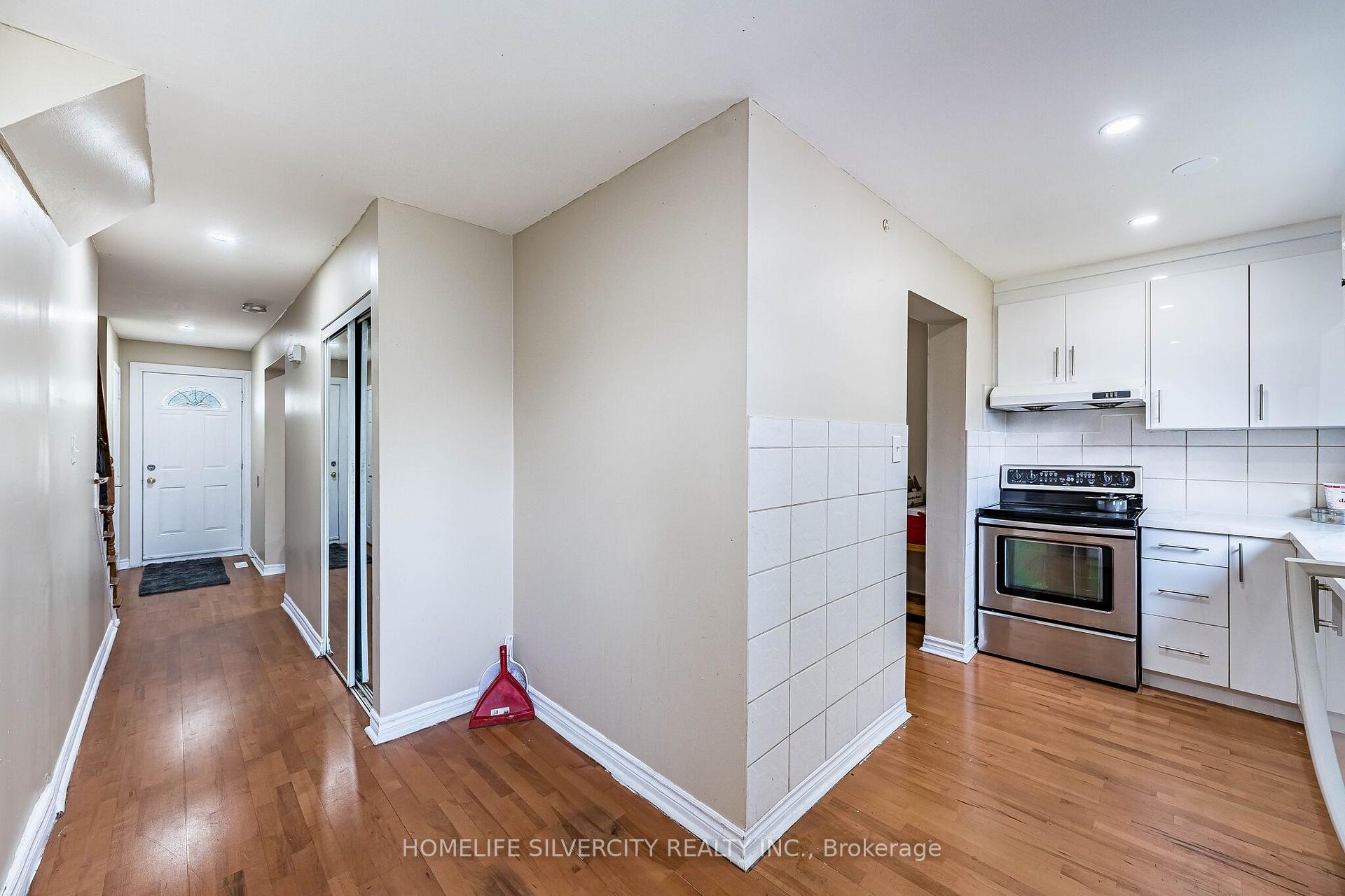 Photo 22 of 7635 Anaka Drive, Mississauga, Malton — HOMEH