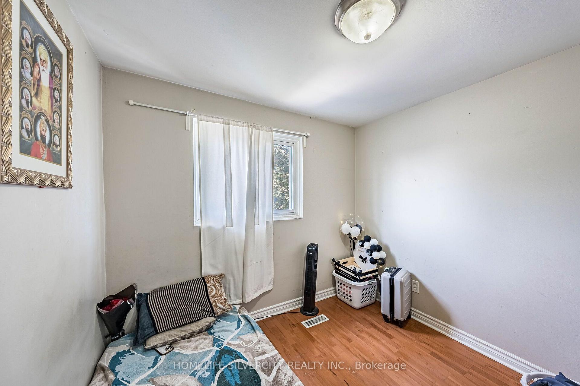Photo 29 of 7635 Anaka Drive, Mississauga, Malton — HOMEH